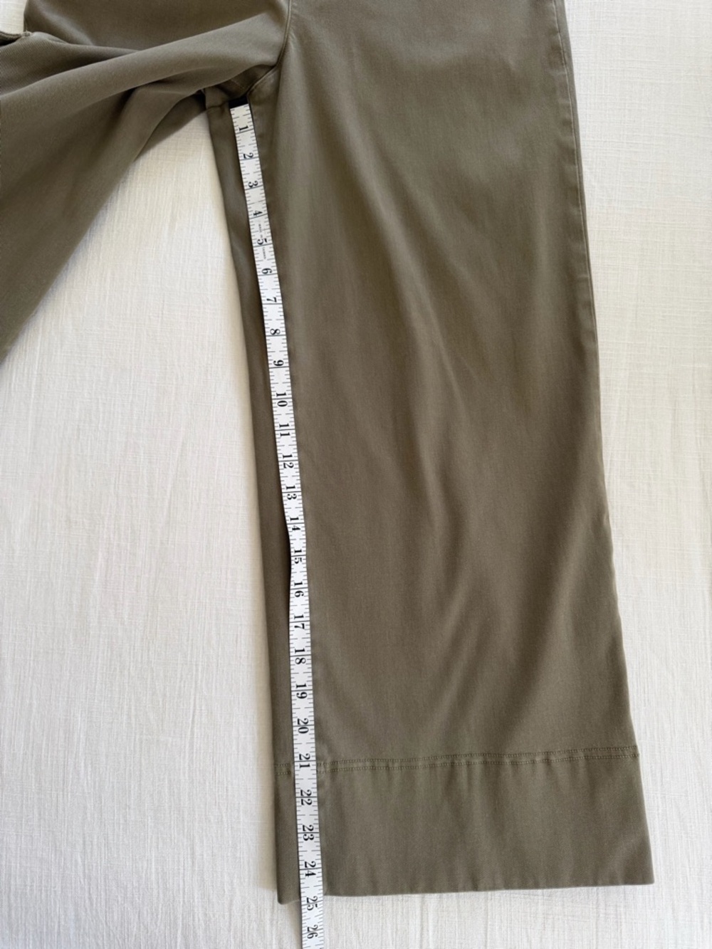 Spanx Stretch Twill Cargo Pants in Olive Size Medium - Picture 12 of 14
